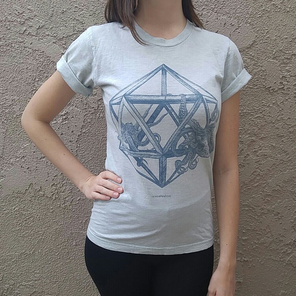 LAST CHANCE 🎉🐙 Geometric Octopus Tee
